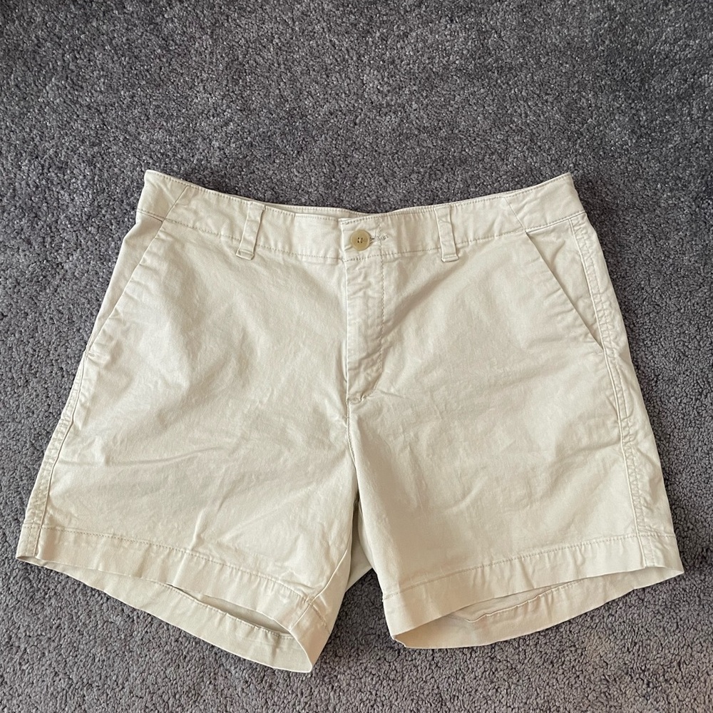 GAP Khaki shorts Size 8